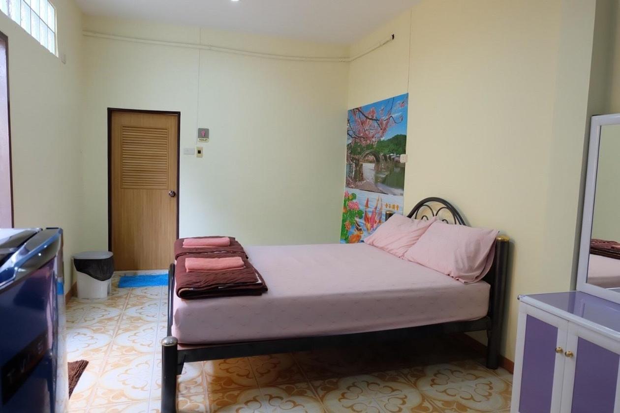 Thippawan Bungalow Ko Sichang Exterior foto