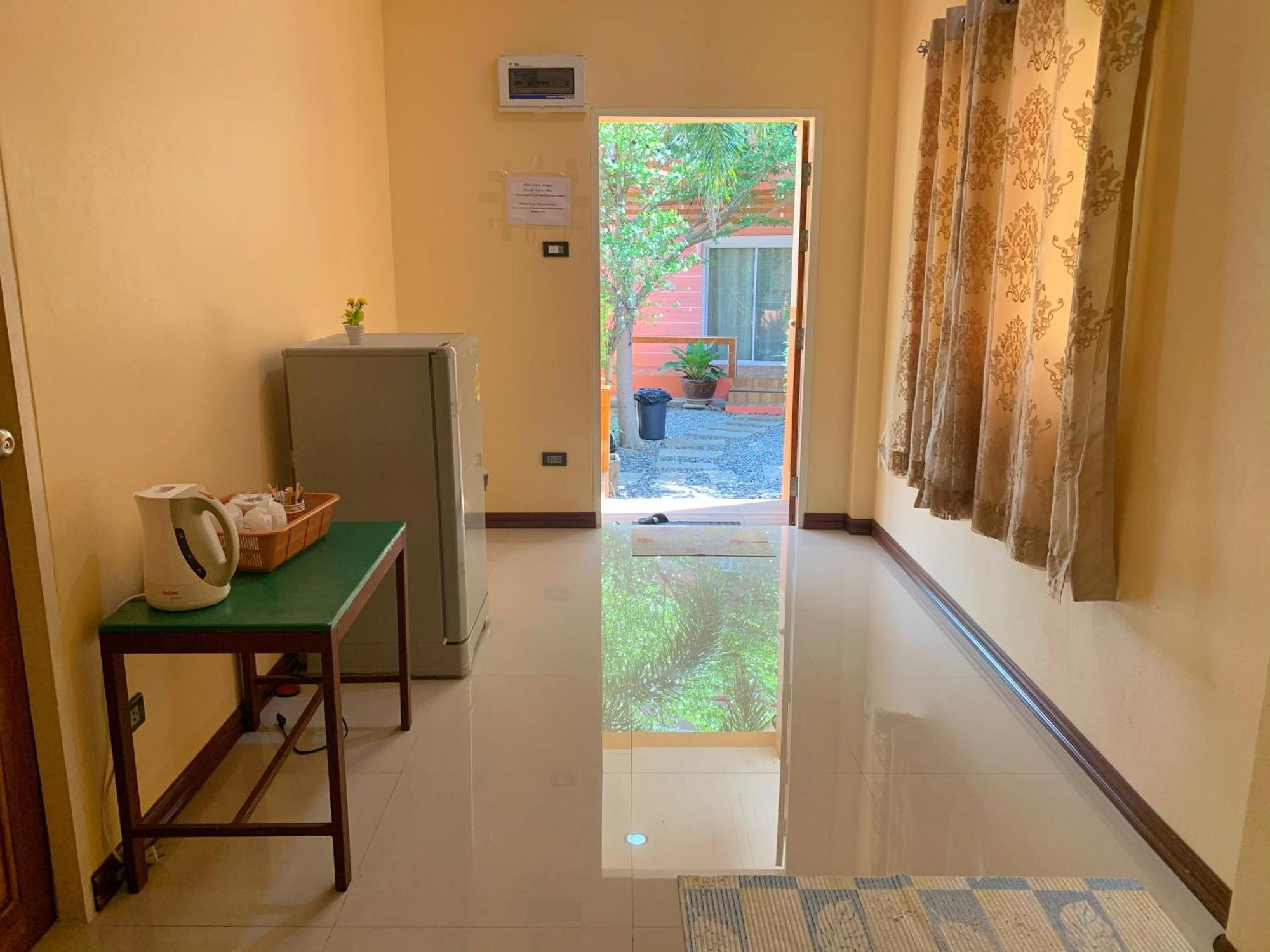 Thippawan Bungalow Ko Sichang Exterior foto