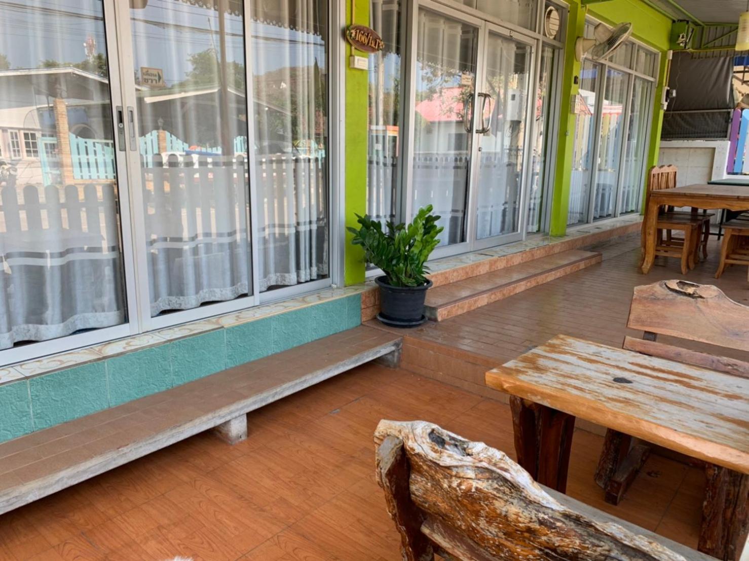 Thippawan Bungalow Ko Sichang Exterior foto