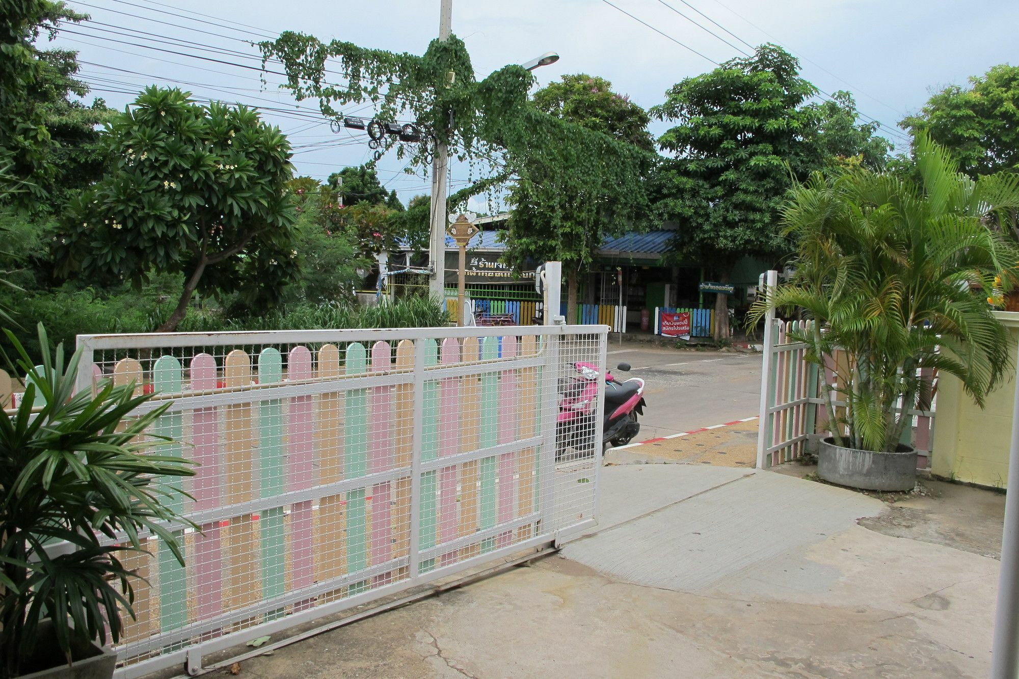Thippawan Bungalow Ko Sichang Exterior foto