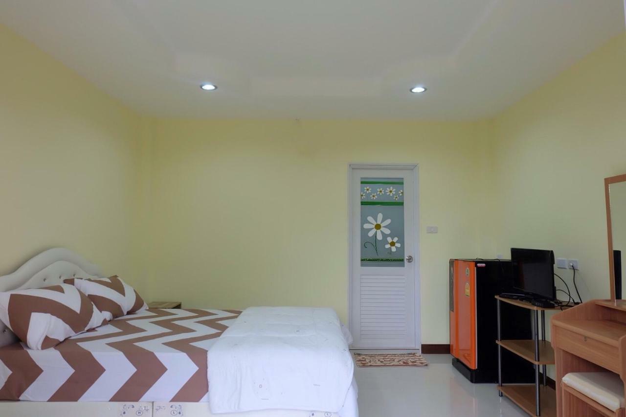 Thippawan Bungalow Ko Sichang Exterior foto