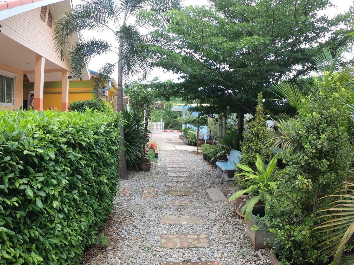 Thippawan Bungalow Ko Sichang Exterior foto