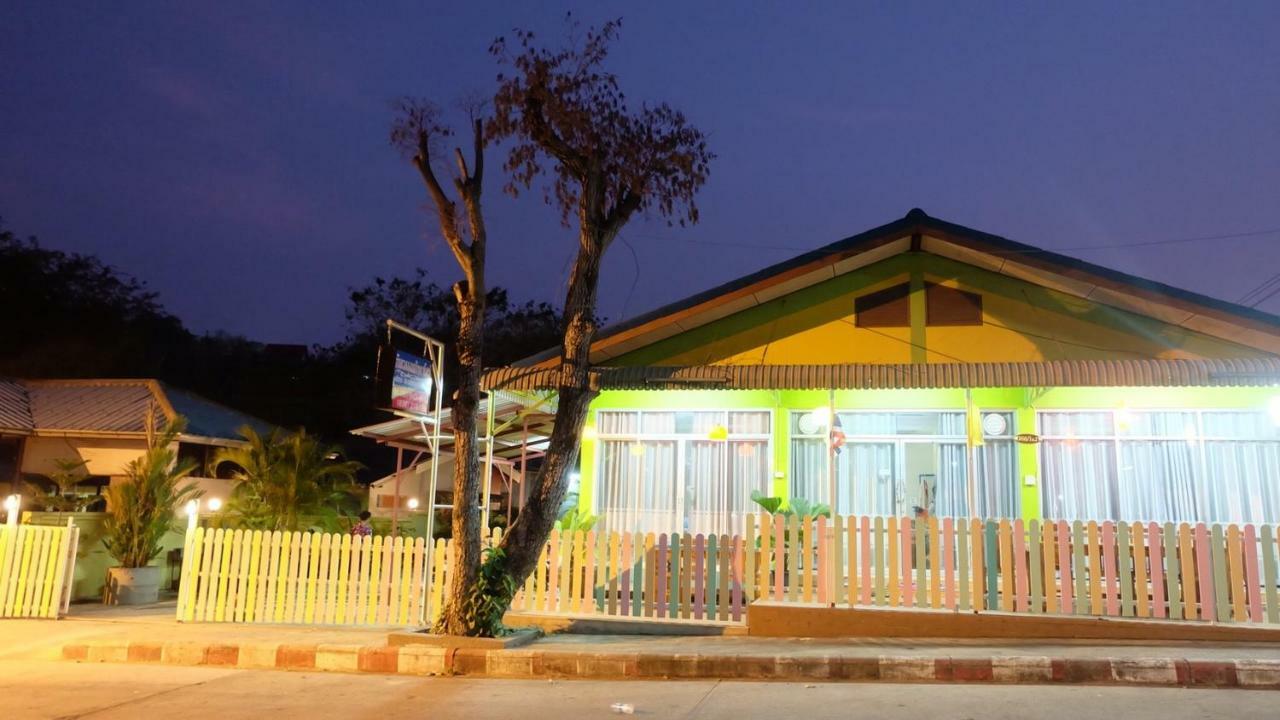 Thippawan Bungalow Ko Sichang Exterior foto