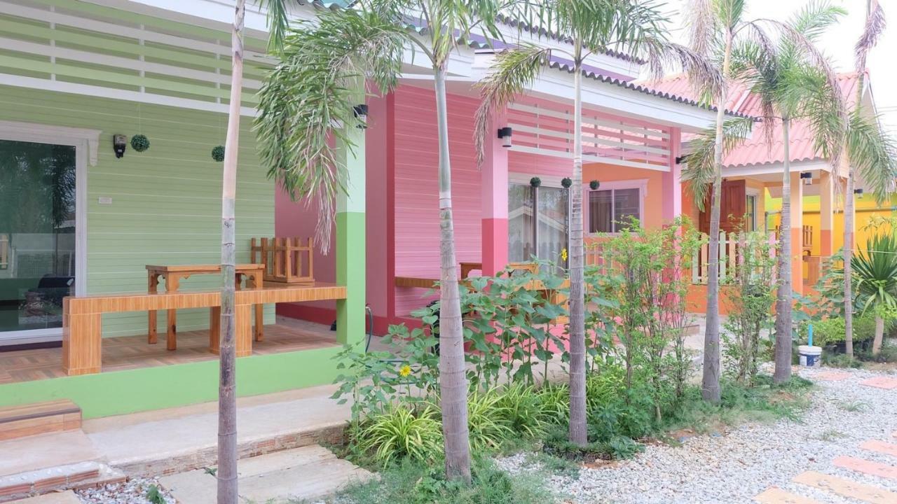 Thippawan Bungalow Ko Sichang Exterior foto